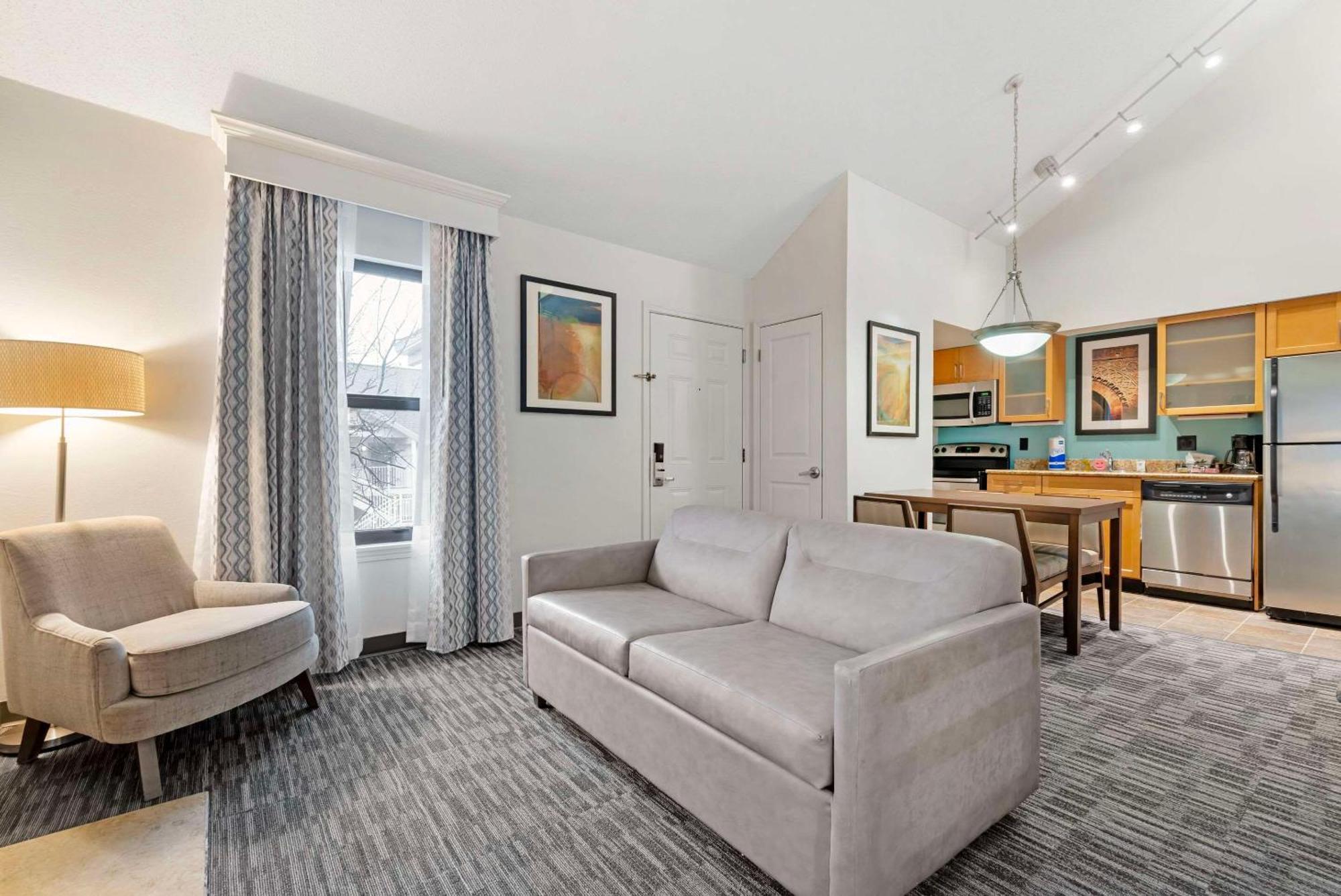 Mainstay St Louis - Galleria 3*