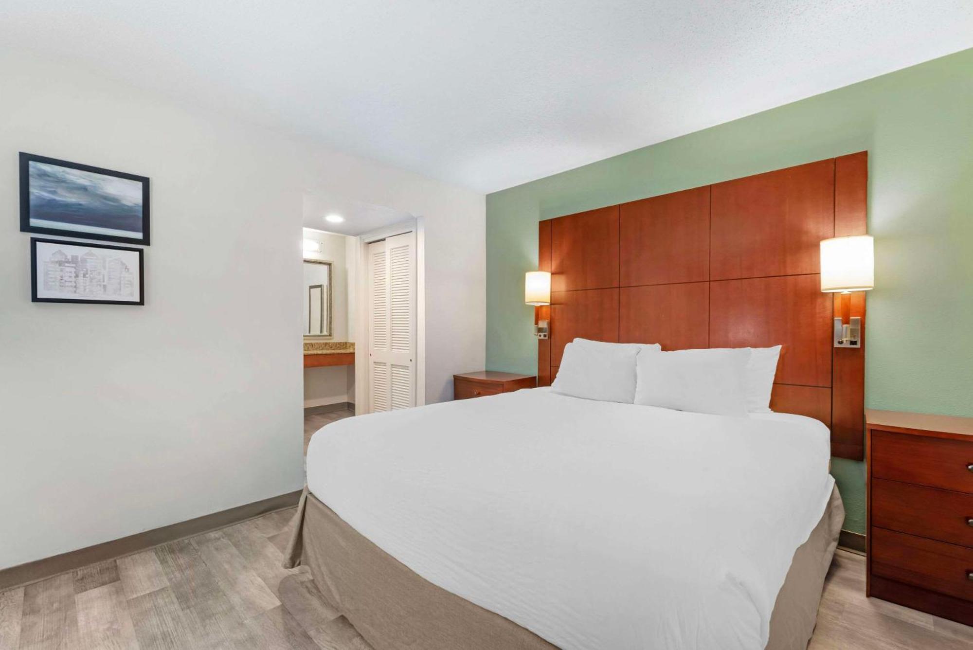 Mainstay St Louis - Galleria Hotel