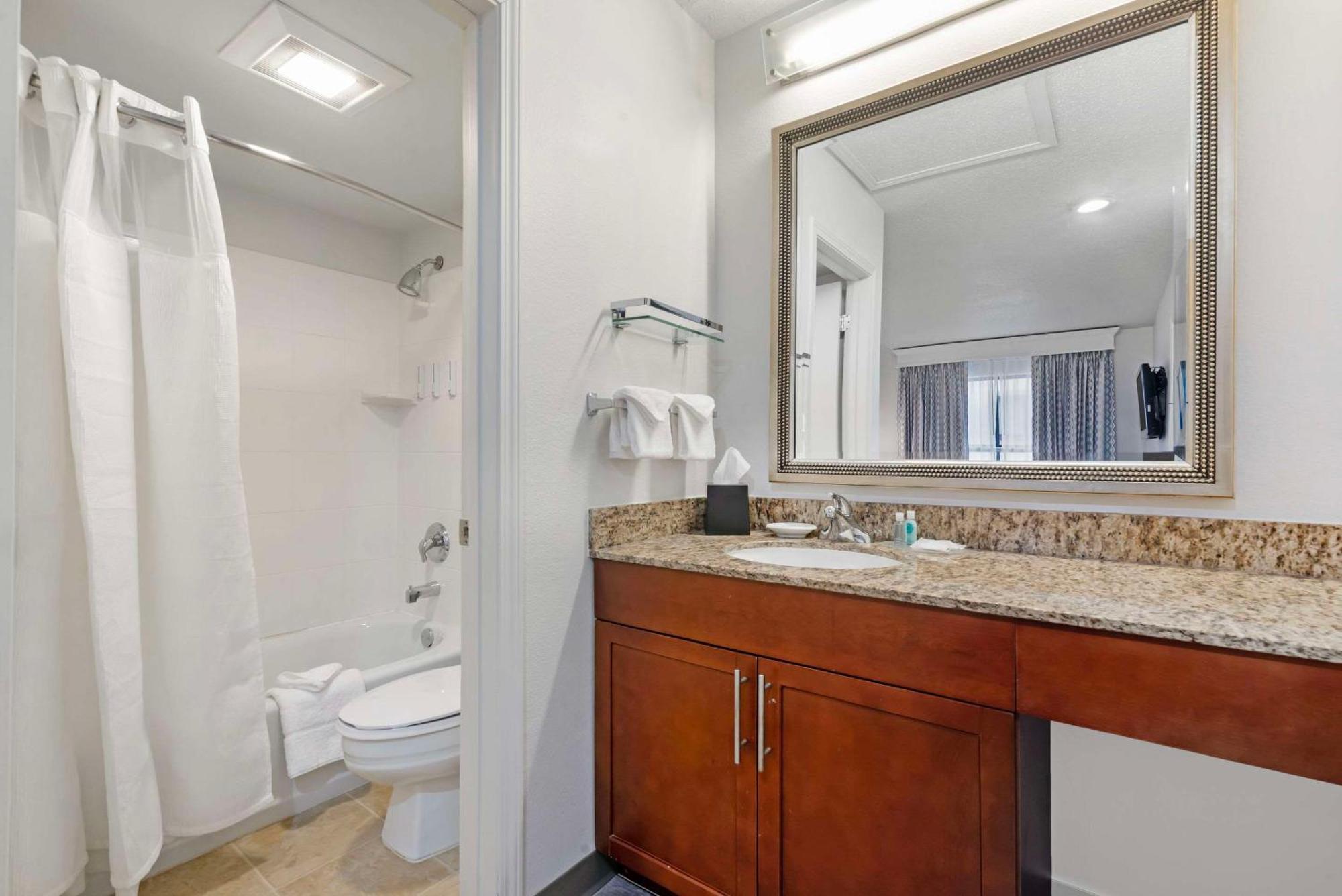 Hotel Mainstay St Louis - Galleria Richmond Heights