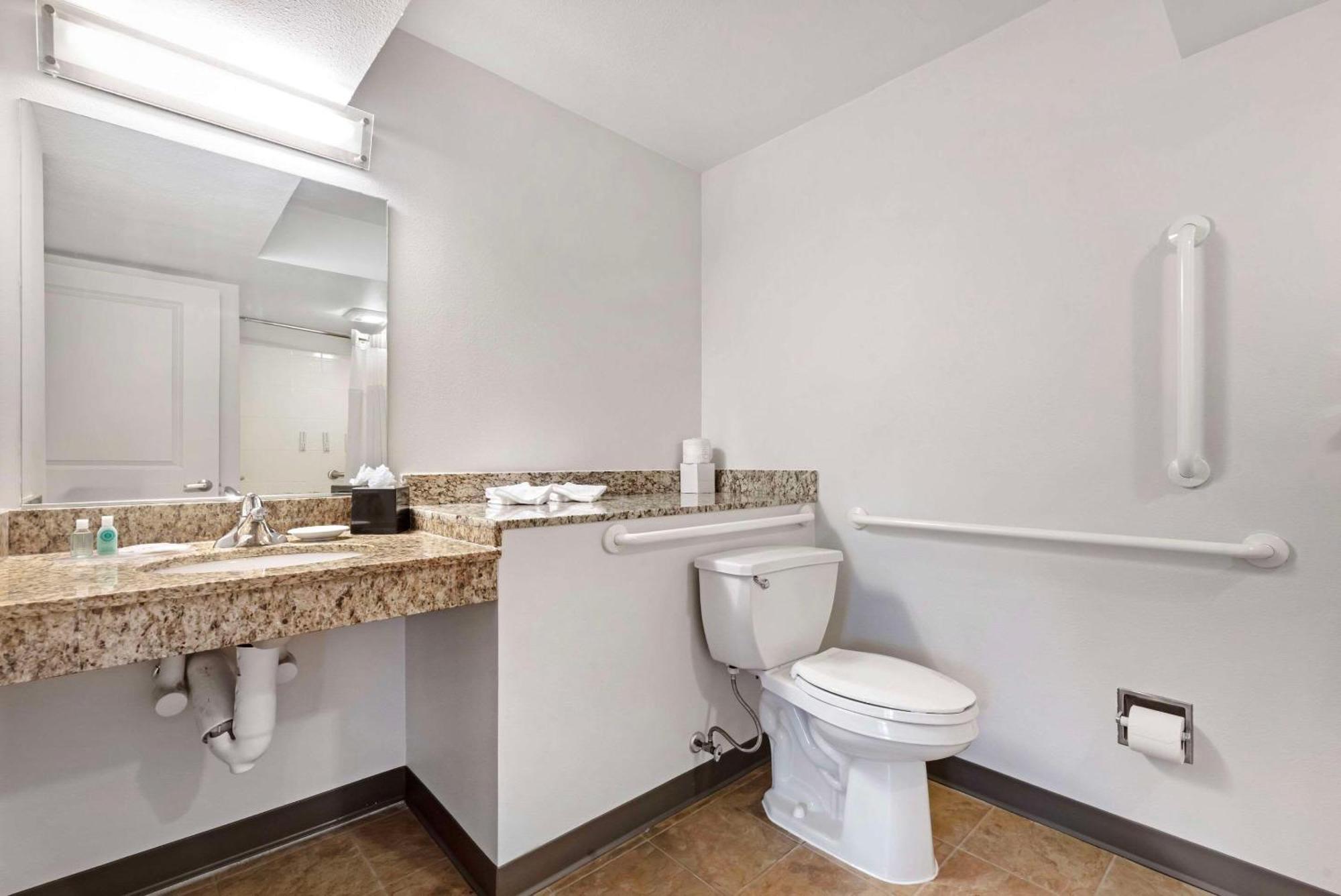 Mainstay St Louis - Galleria 3*