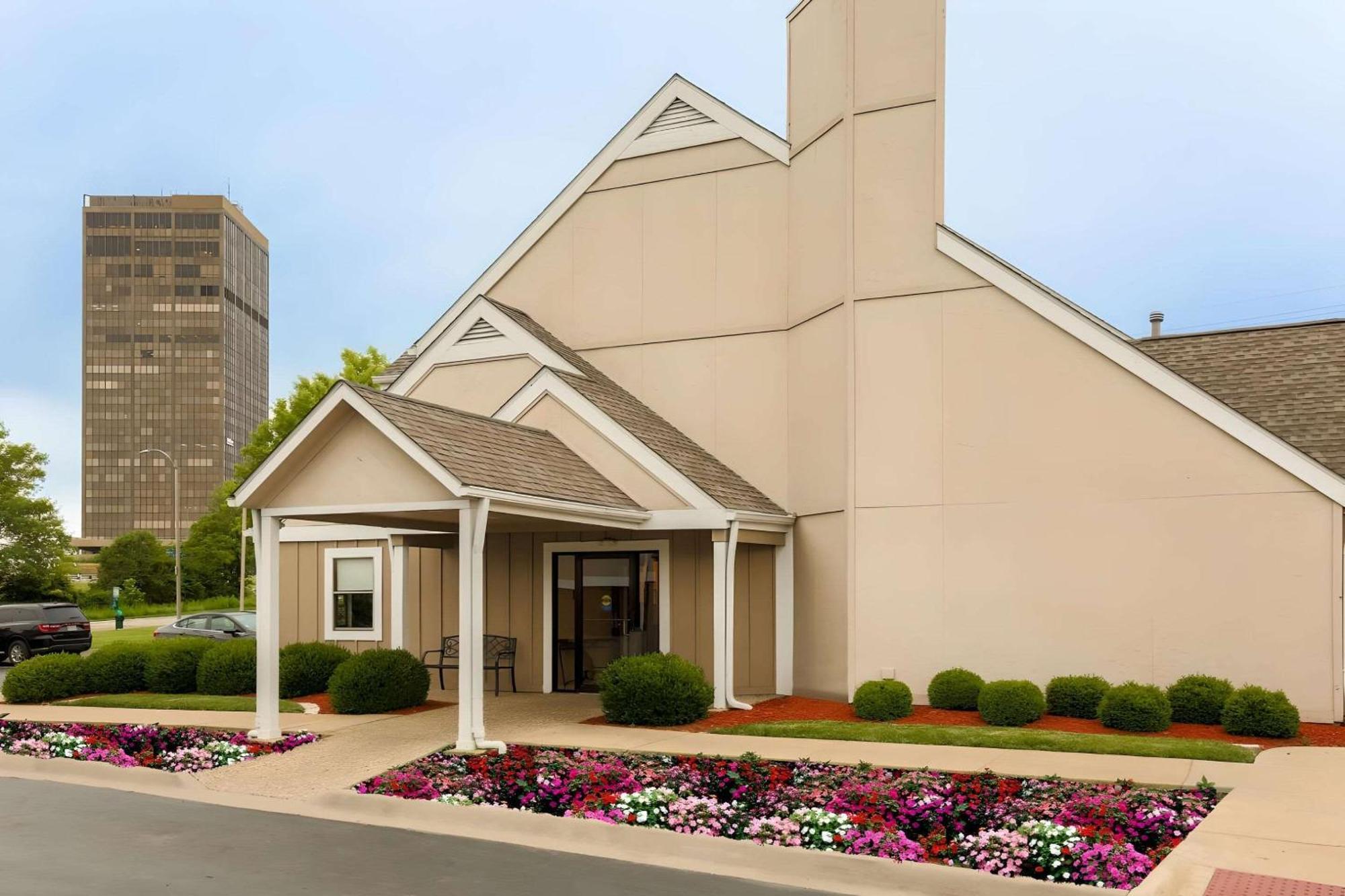 Mainstay St Louis - Galleria Hotel